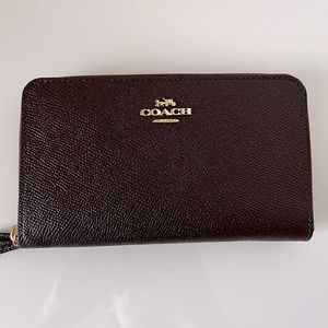 Authentic Coach Medium Zip Wallet (Pre-loved)